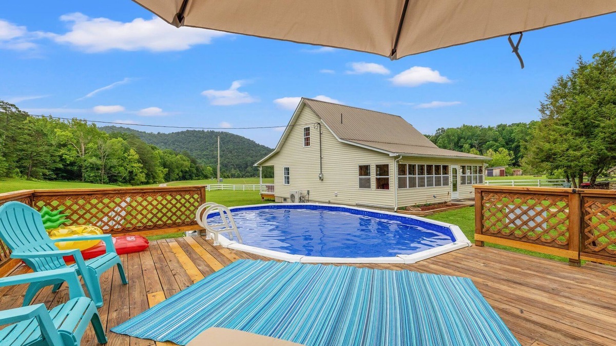 Clay City Cottage | 1,600 Acres | Pool | Pond | Fishing | | WiFi near Red River Gorge, KY!