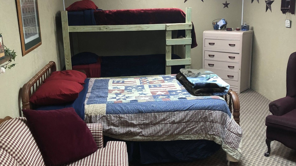 Board Camp Apartment | #1 Americana Kitchenette near Wolf Pen Gap, alcohol & smoke-free environment