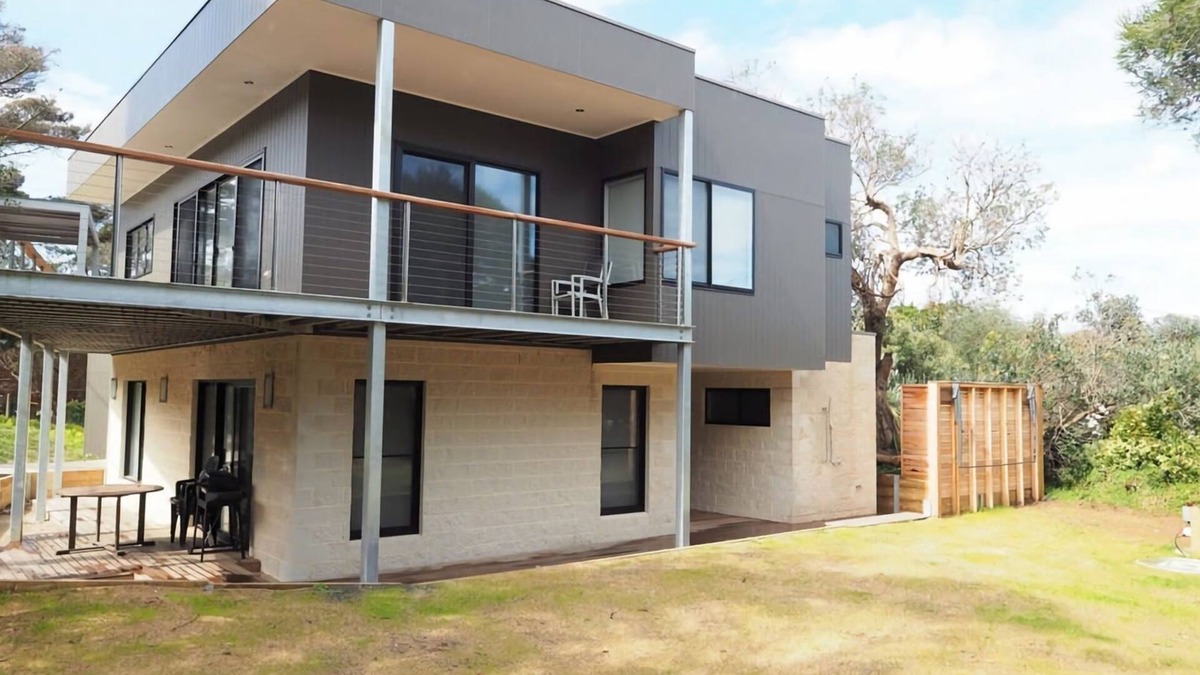 Sandy Point House | 1 Anderson Avenue Sandy Point