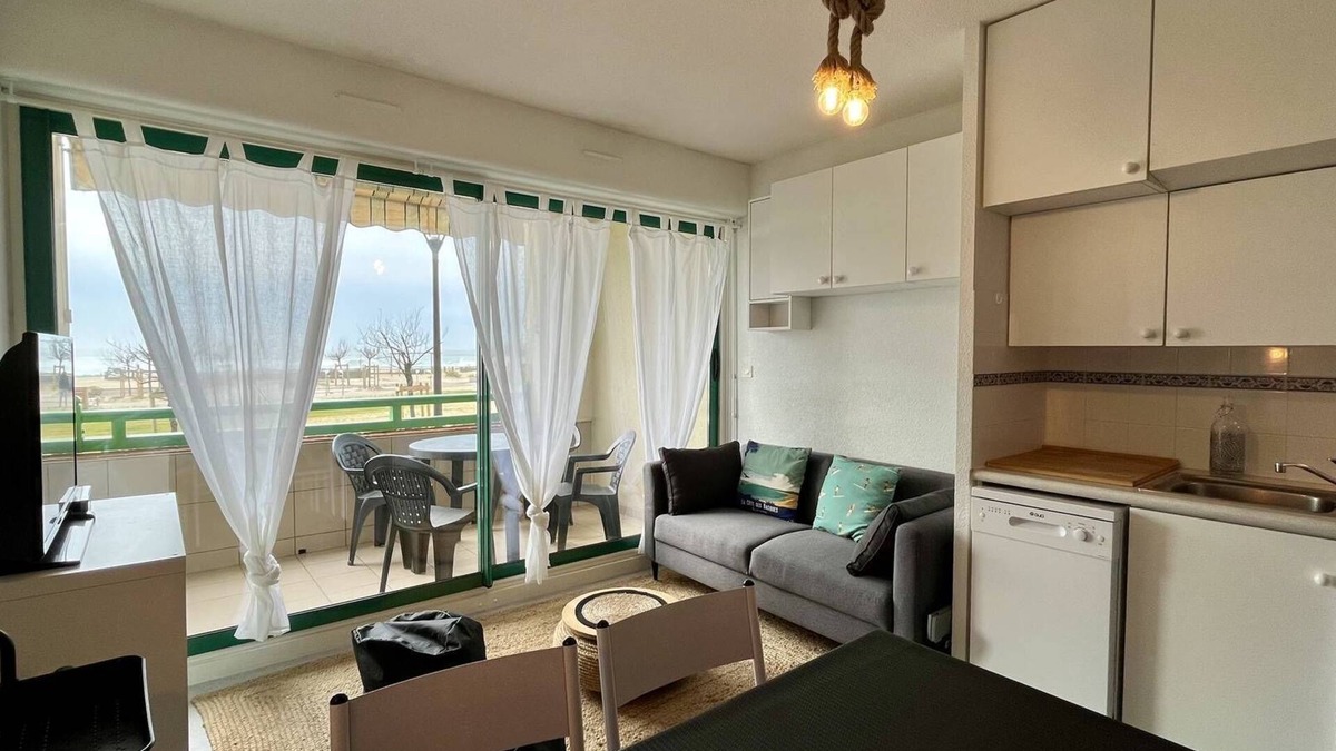 Mimizan-Plage Apartment | 1* apartment for 2 to 4 people with breathtaking views of the ocean at Mimizan Plage