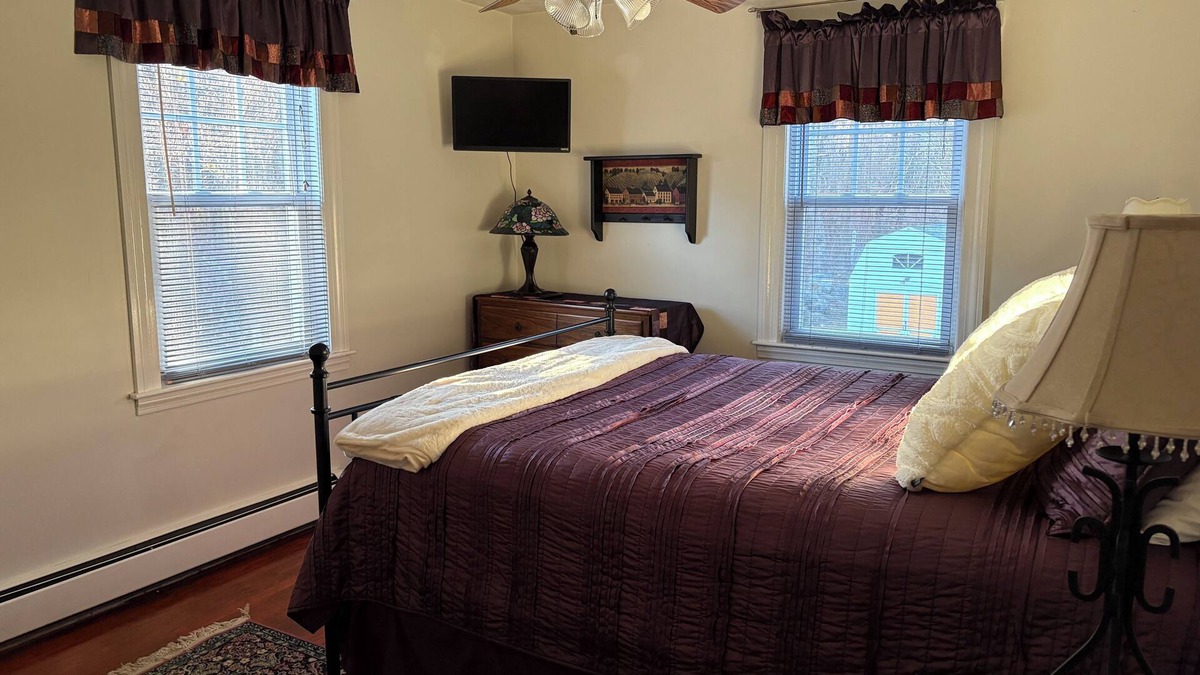 Millbury Apartment | 1 bdrm, Central Worcester/Boston, Qeen Anne at the Ellen Elizabeth Estates