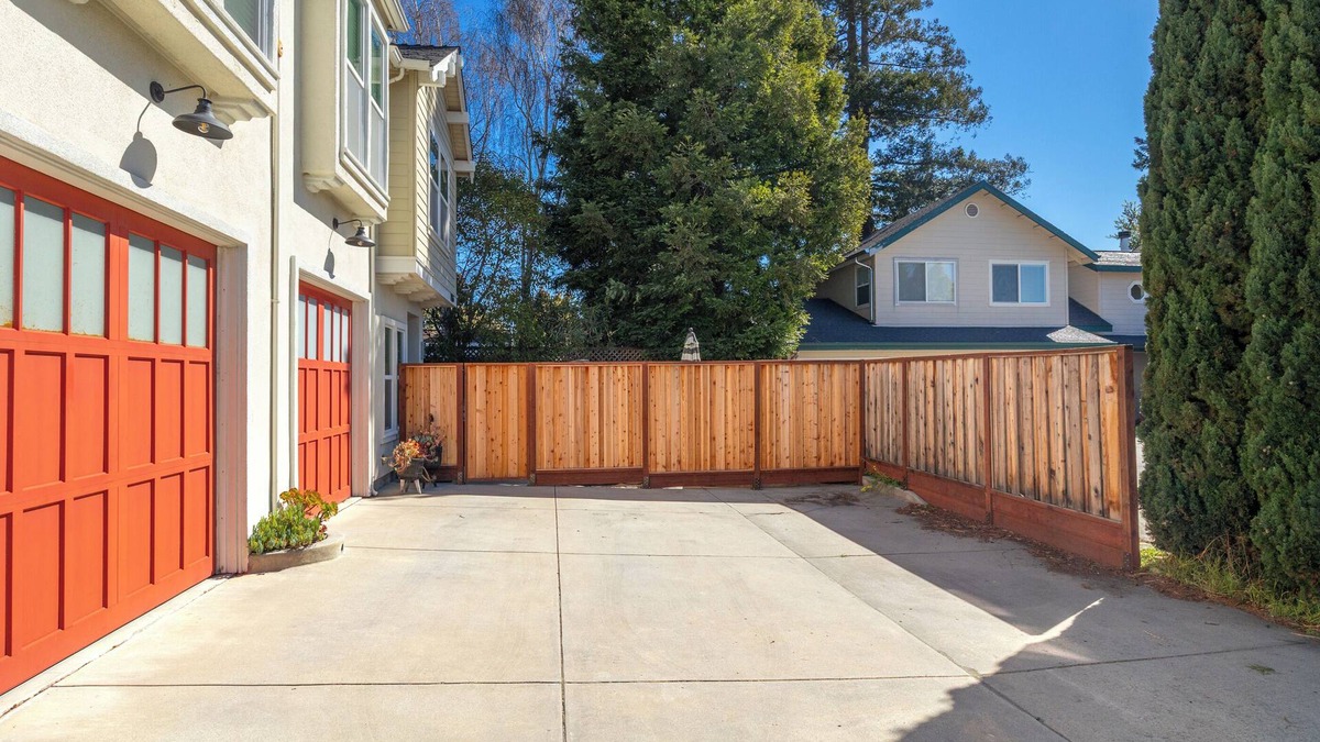 Eastside Santa Cruz House | 1 Bed/1 Bath plus Office - Beachy, Clean and Comfortable