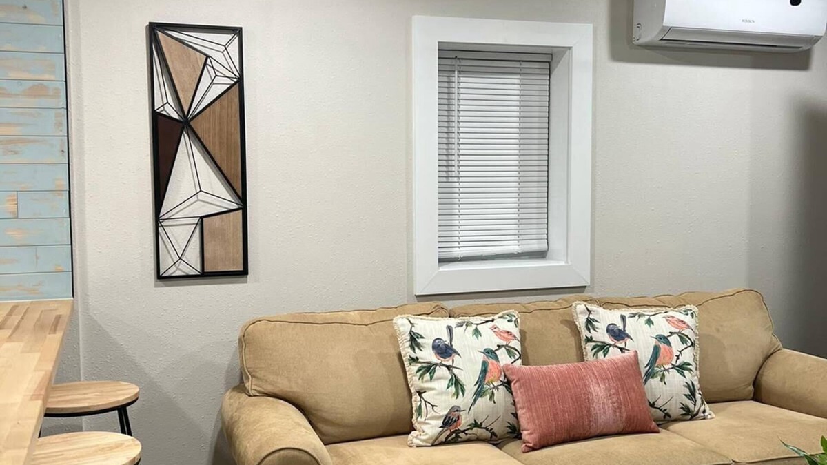 South Pensacola Apartment | 1 Bed Apartment Near Hospitals