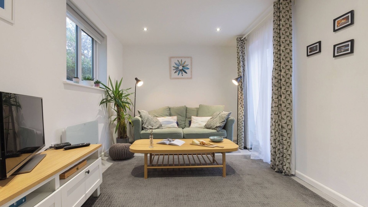 Bude Ski Chalet | 1 Bed Chalet in Bude - Parking & Wifi