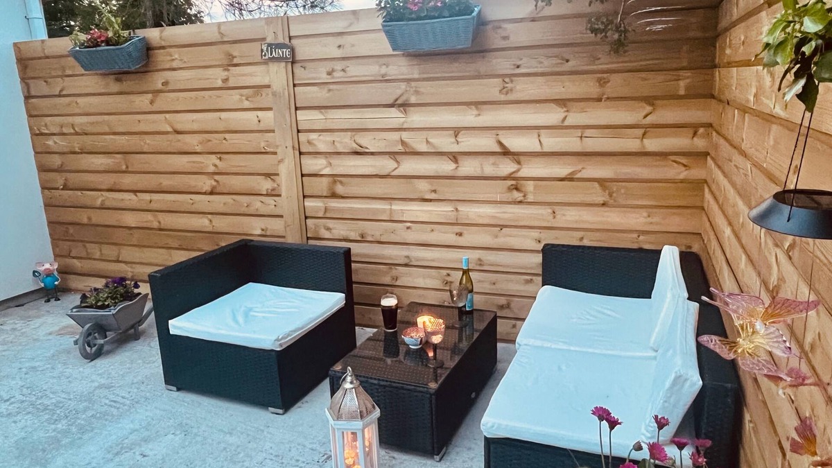 Grangend Cabin | 1-bed Cosy Cottage Near Emerald Park - Sleeps 5