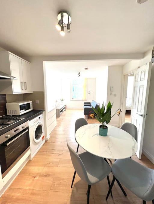 Highbury West Apartment | 1 Bed Flat London a step to Emirates Stadium