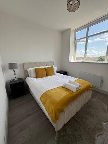 Desborough Apartment | 1 Bed Flat - Sleeps 2 - Pets - Parking - Wifi