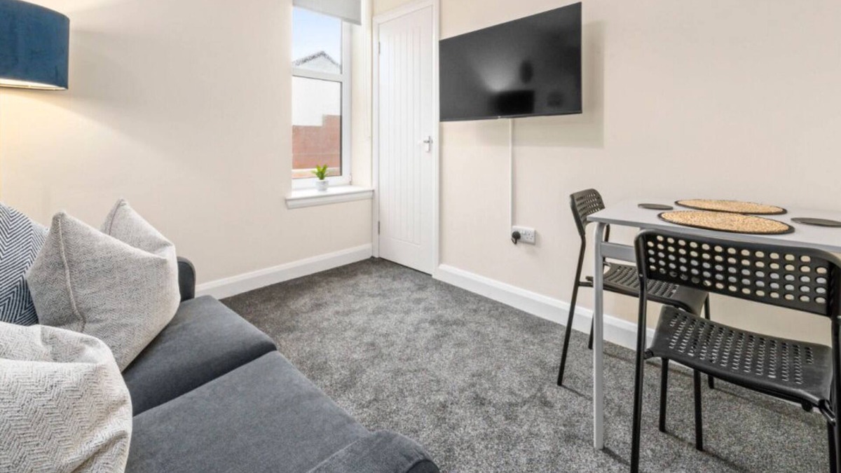 Methil Apartment | 1 Bed Flat With Parking Sleeps 2 in Fife