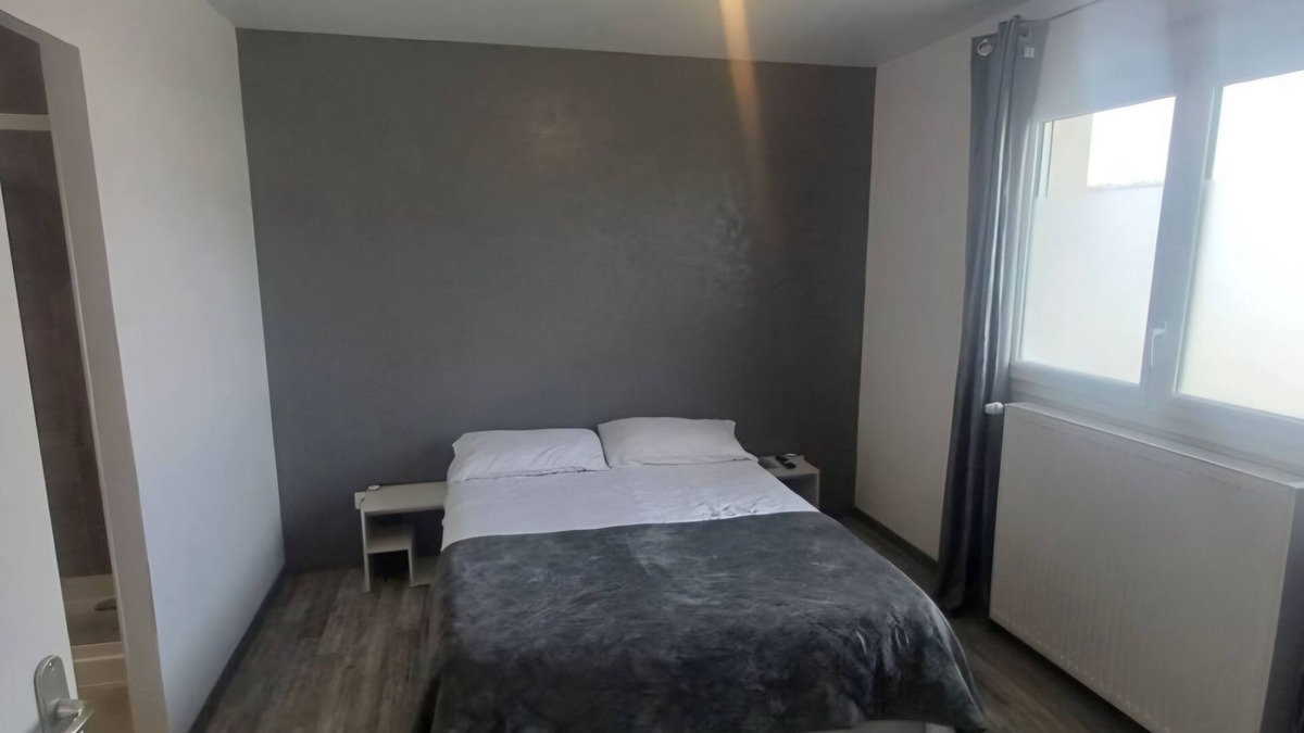 Saint-Clair-sur-l'Elle Bed & Breakfast | 1 Bedroom Bed & breakfast in Saint-Clair-sur-l'Elle