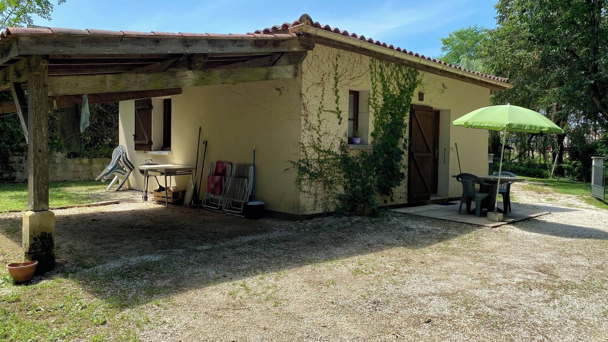 Saint-Julien-de-Lampon House | 1 Bedroom Private vacation home in Saint-Julien-de-Lampon