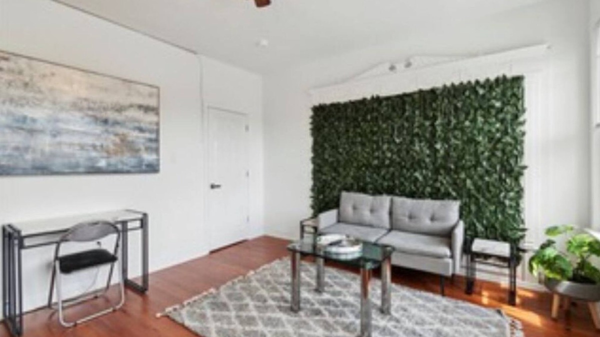North Philadelphia House | 1 bedroom 1 bathroom within walking distance Temple University Hospital