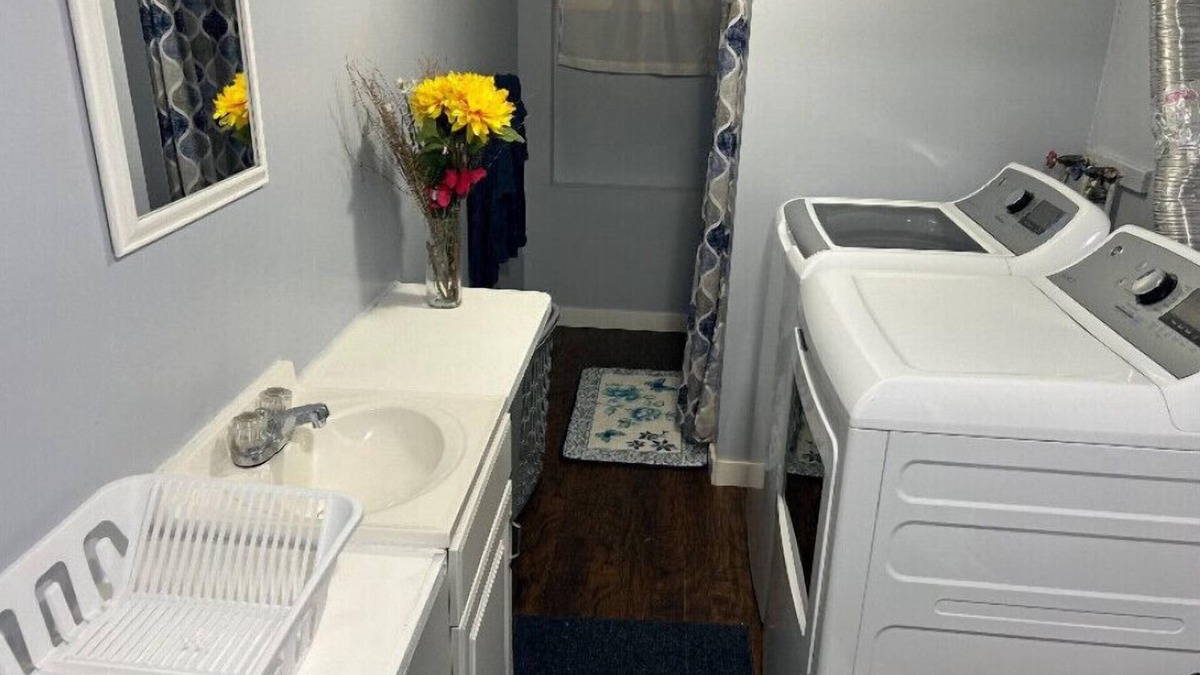 Johnston Apartment | 1 bedroom 1 bathroom apartmentn