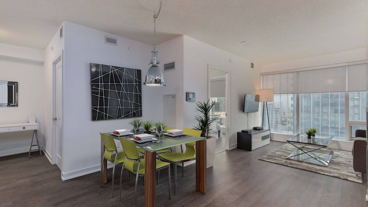 Toronto Entertainment District Apartment | 1 Bedroom/1 Bathroom Suite