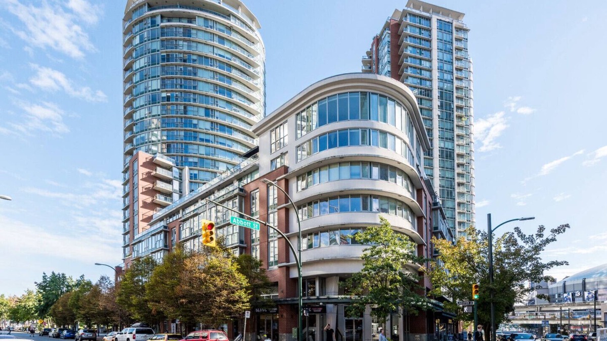 Gastown Condo | 1 Bedroom 1 Den Free Parking Sauna Hot-tup,Gym, Downtown Vancouver