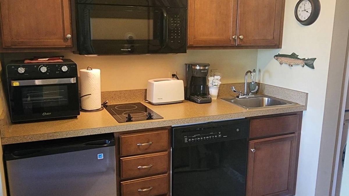 Acme Condo | 1 bedroom 2 bath condo overlooking Grand Traverse Bay and Acme Creek