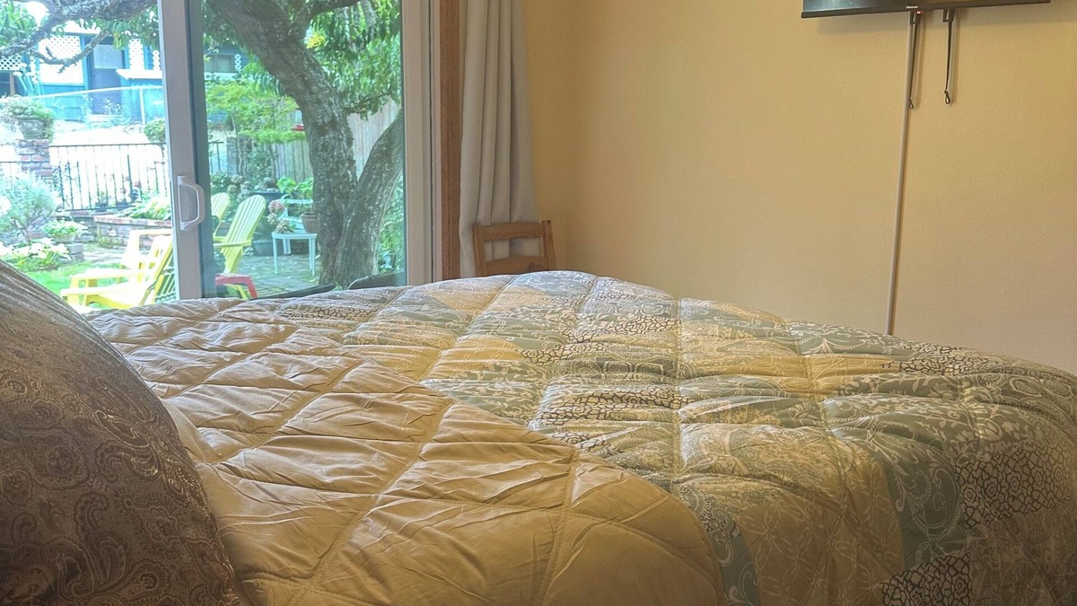 Des Moines House | 1-Bedroom-2PAX-“Helen’s Garden House”🏡Minutes from airport@Des Moines-Seattle WA