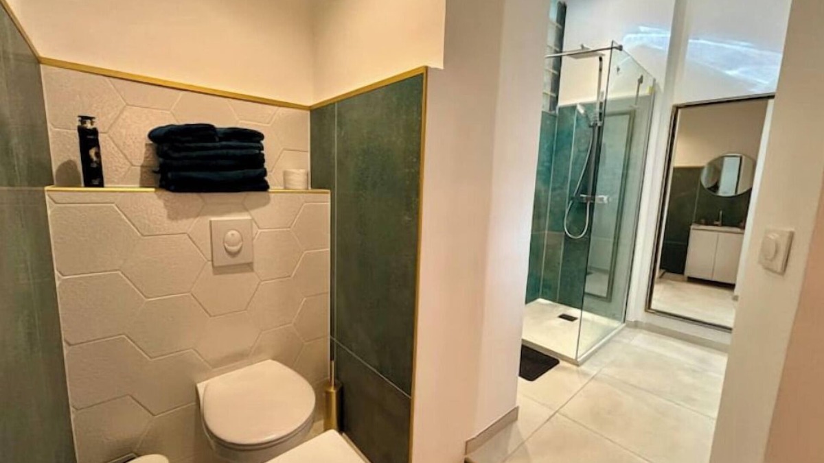 Les Pennes-Mirabeau Apartment | 1 Bedroom Apartment in Les Pennes-Mirabeau