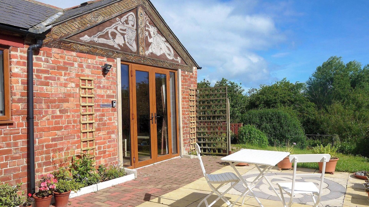 Berwick-upon-Tweed Cottage | 1 bedroom accommodation in Lowick, near Berwick-on-Tweed