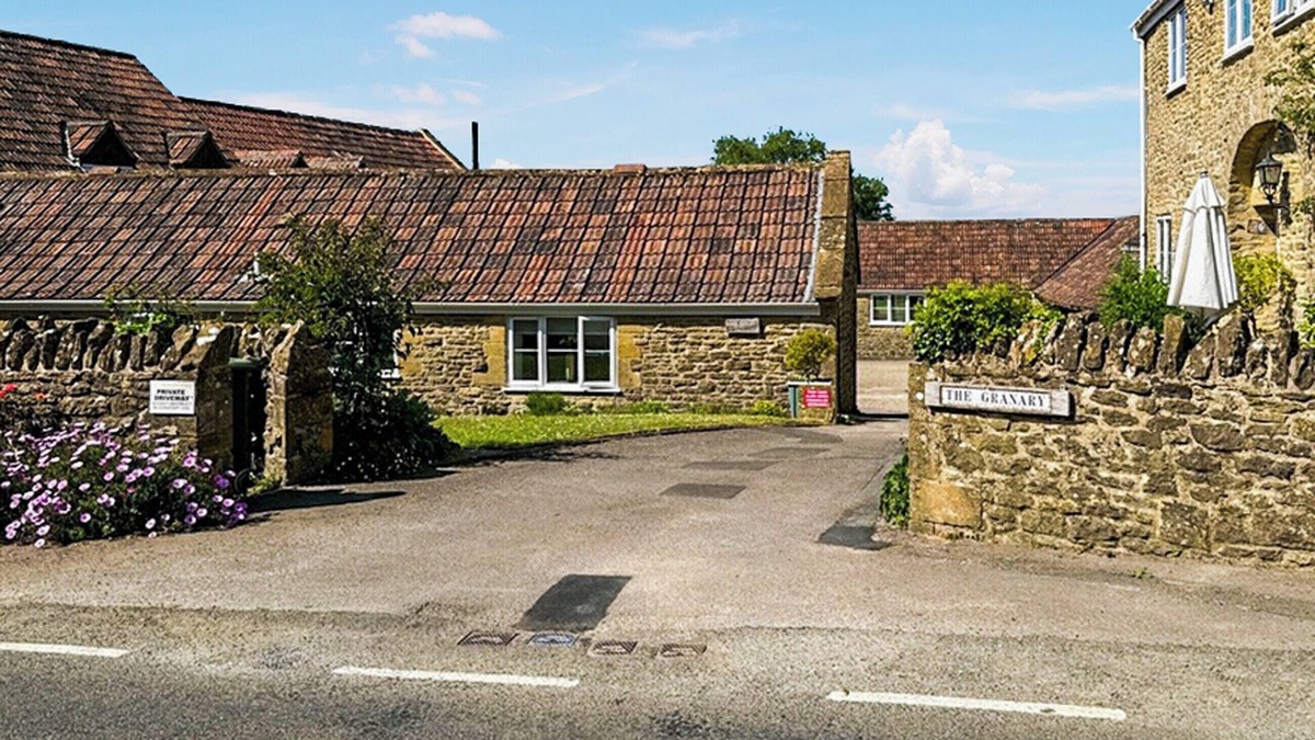 Sherborne Cottage | 1 bedroom accommodation in Ryme Intrinseca