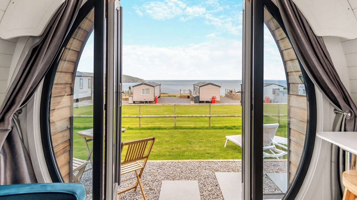 Gwbert Cottage | 1 bedroom accommodation in Gwbert on Sea