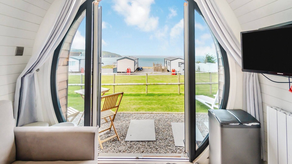 Gwbert Cottage | 1 bedroom accommodation in Gwbert on Sea