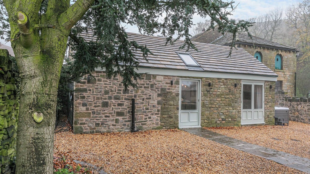 Littleborough Cottage | 1 bedroom accommodation in Littleborough