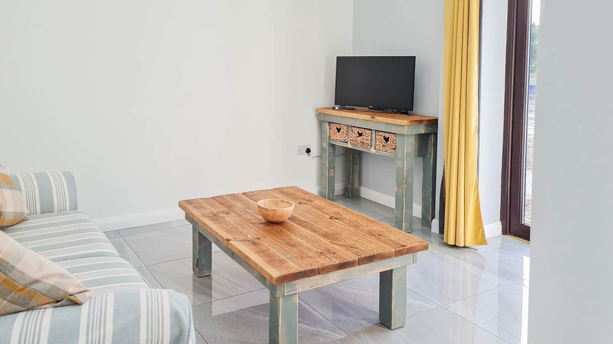 Ynysddu Cottage | 1 bedroom accommodation in Mynydd Islwyn