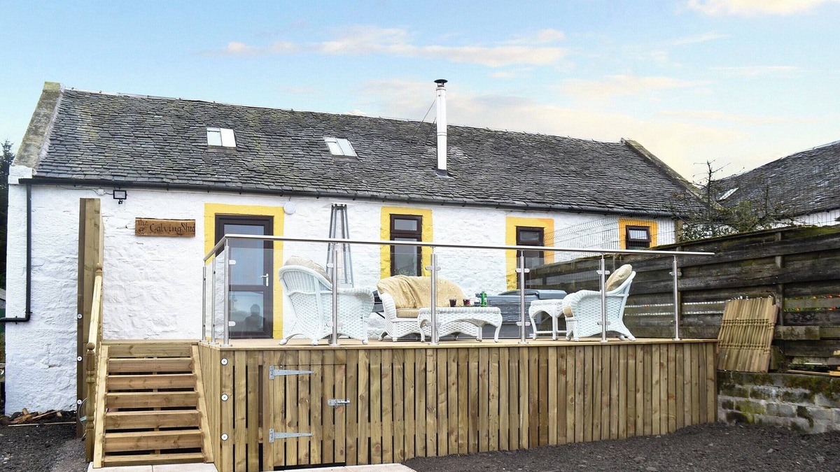 Glasgow Cottage | 1 bedroom accommodation in Near Neilston