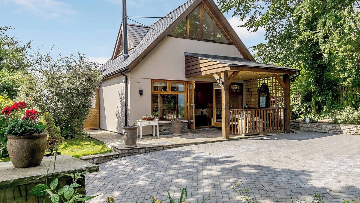 Abergavenny Cottage | 1 bedroom accommodation in Treadam, near Abergavenny