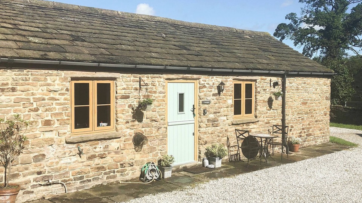 Cutthorpe Cottage | 1 bedroom accommodation in Cutthorpe, near Chesterfield
