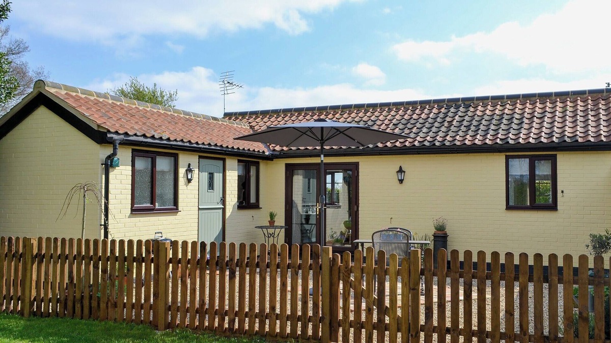 East Dereham Cottage | 1 bedroom accommodation in Welborne, near Dereham