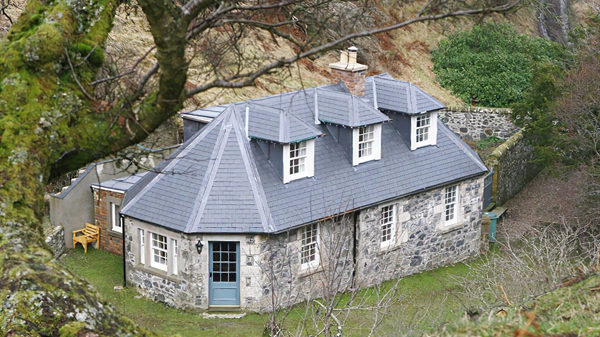 Kirkmichael Cottage | 1 bedroom accommodation in Dalmellington, near Ayr