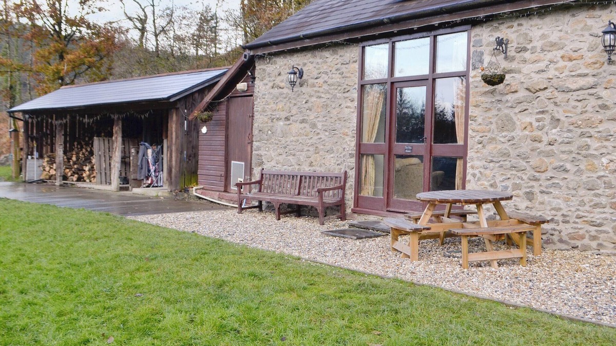 Llandovery Cottage | 1 bedroom accommodation in Llandovery