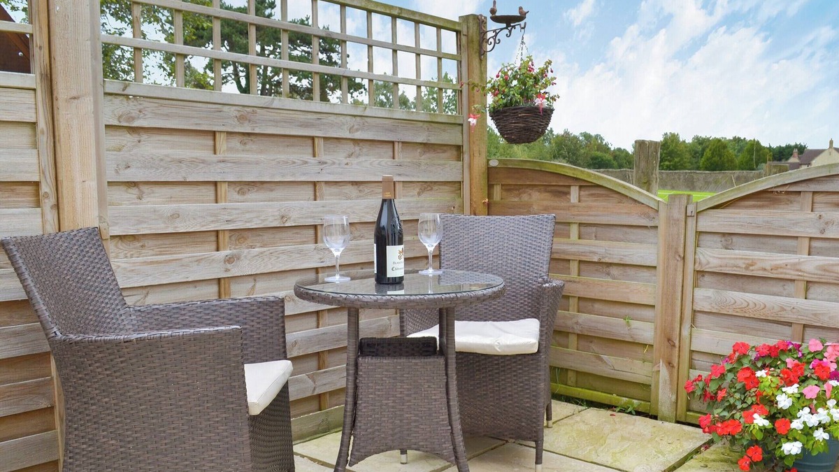 Malmesbury Cottage | 1 bedroom accommodation in Corston, near Malmesbury