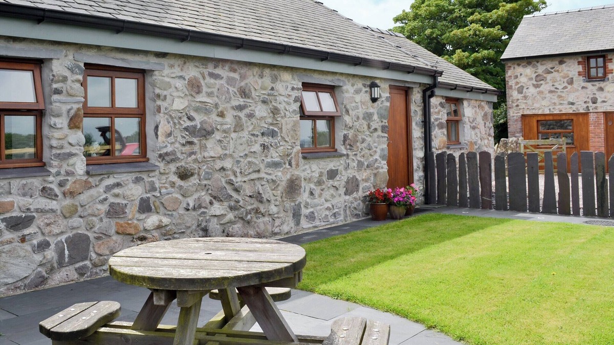 Y Felinheli Cottage | 1 bedroom accommodation in Y Felinheli, near Bangor