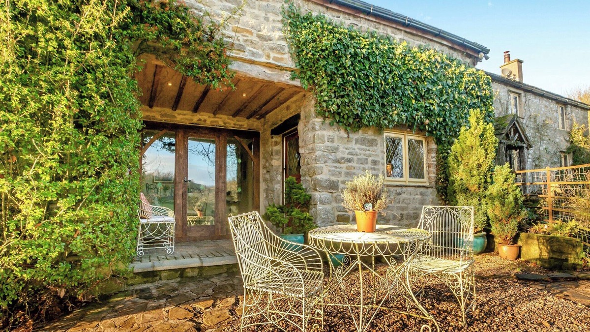 Clitheroe Cottage | 1 bedroom accommodation in Paythorne, near Clitheroe and the Ribble Valley