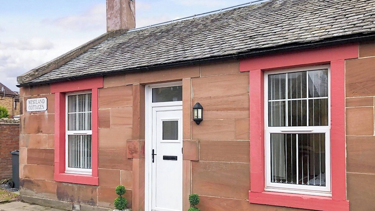 Gilmerton Cottage | 1 bedroom accommodation in Edinburgh