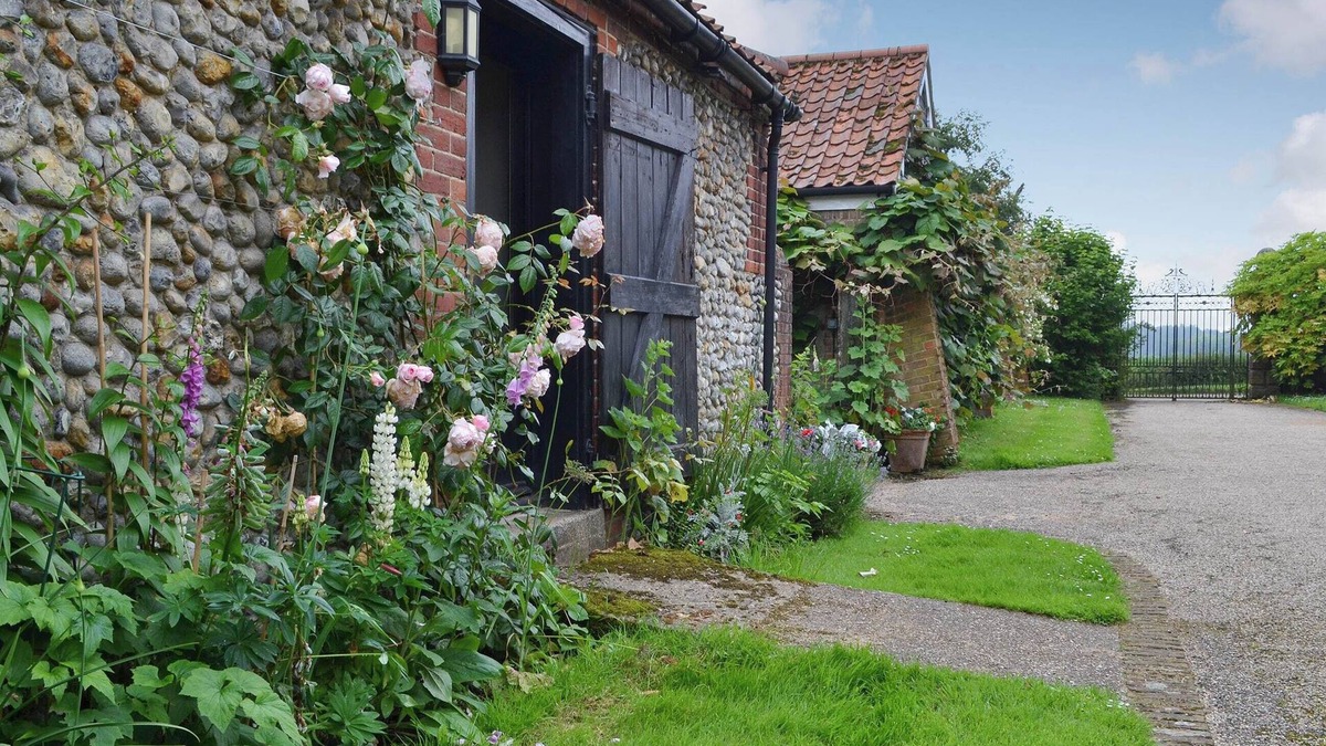 Hempstead Cottage | 1 bedroom accommodation in Hempstead, near Holt