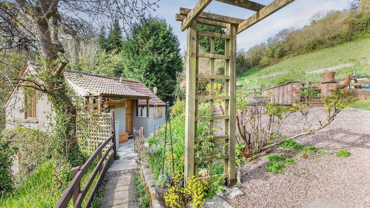 Berrynarbor Cottage | 1 bedroom accommodation in Berrynarbor, near Ilfracombe
