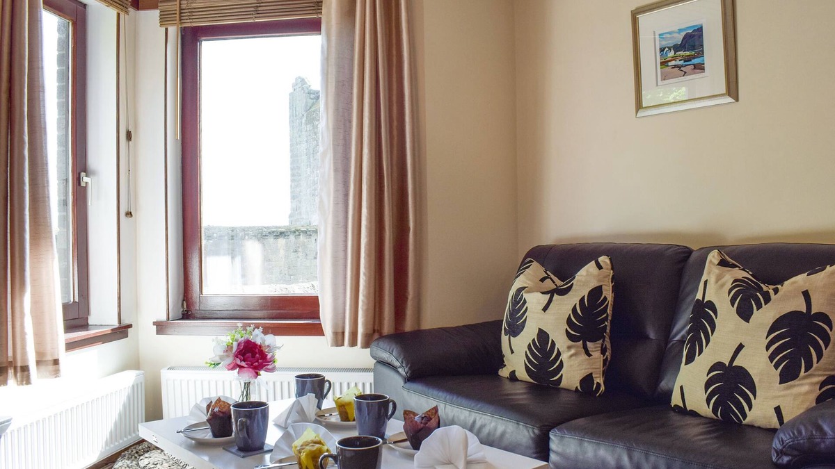 Kirkcaldy Cottage | 1 bedroom accommodation in Kirkcaldy
