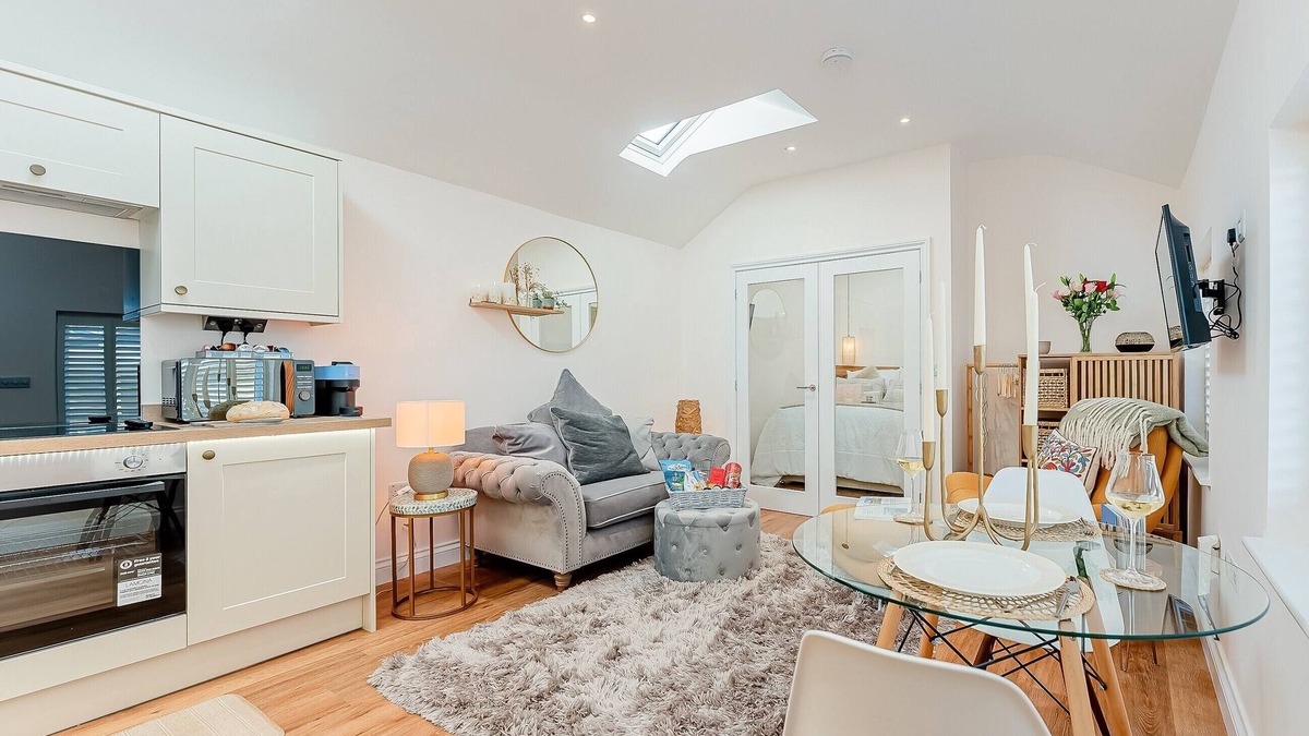 Hoylake Cottage | 1 bedroom accommodation in Meols, Wirral