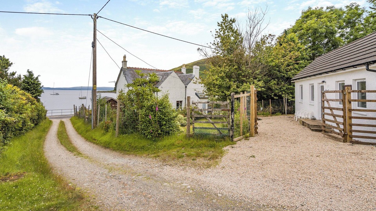 Lochranza Cottage | 1 bedroom accommodation in Lochranza
