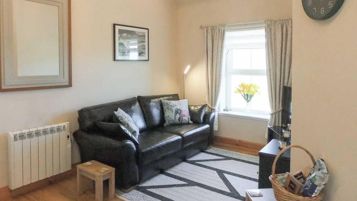 Aisgernis Cottage | 1 bedroom accommodation in Near Lochboisdale, South Uist