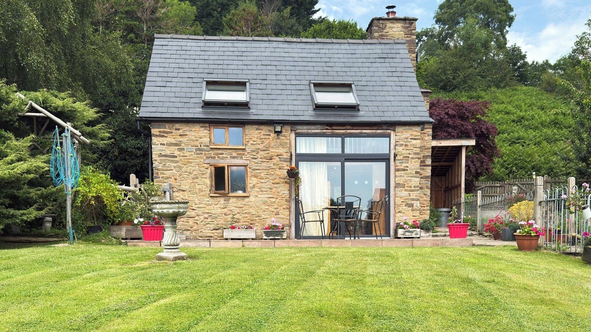 Aymestrey Cottage | 1 bedroom accommodation in Bircher Common, near Leominster
