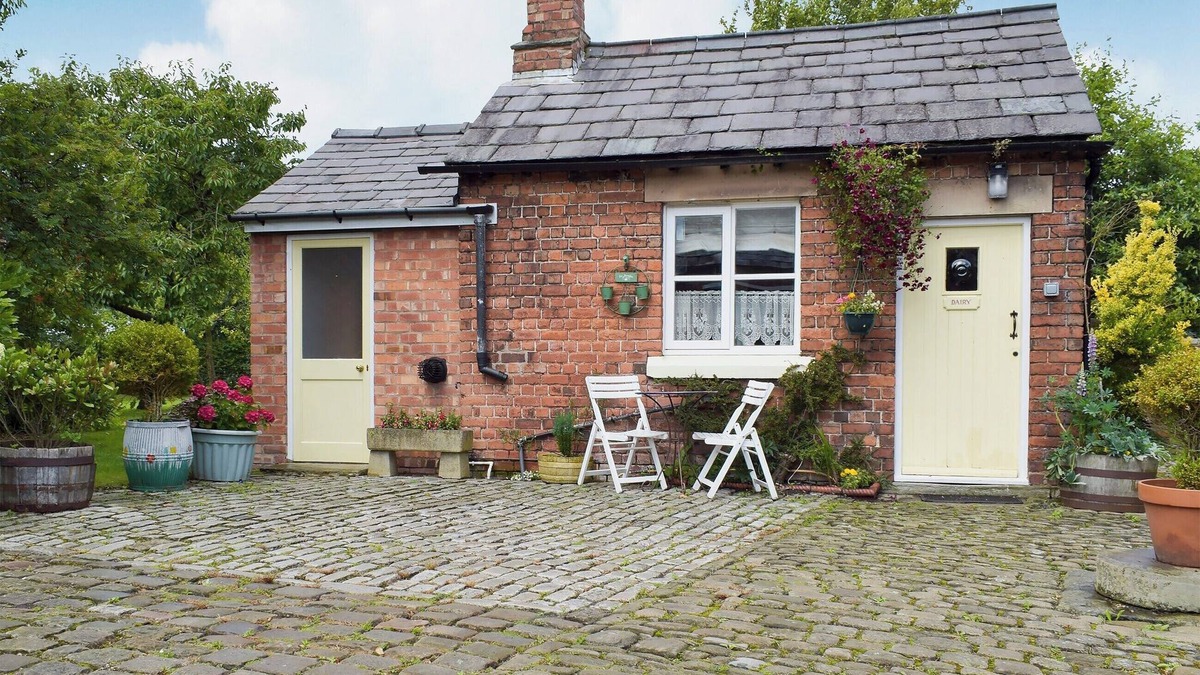 Ormskirk Cottage | 1 bedroom accommodation in Burscough, near Southport