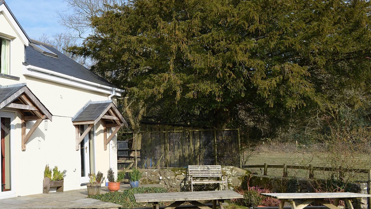 Llandeilo Cottage | 1 bedroom accommodation in Salem, near Llandeilo