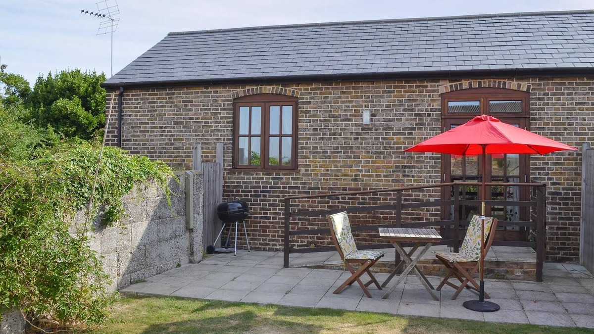 Rochester Cottage | 1 bedroom accommodation in High Halstow, near Rochester