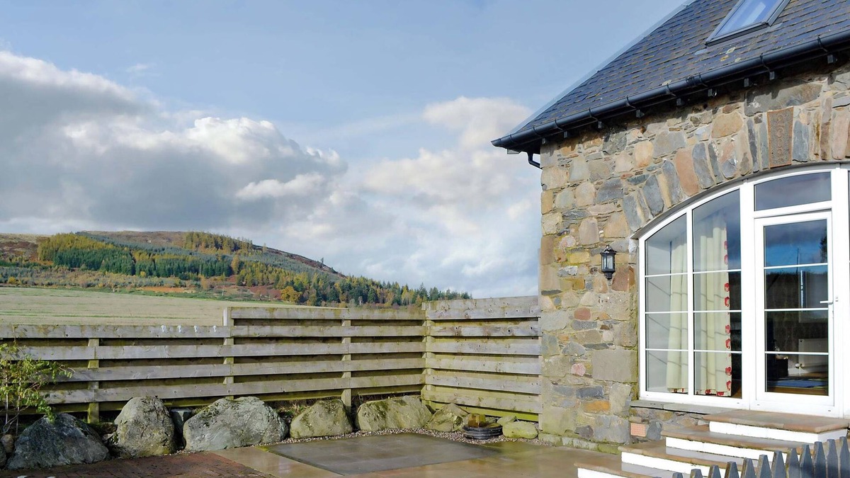 Murthly Cottage | 1 bedroom accommodation in Waterloo