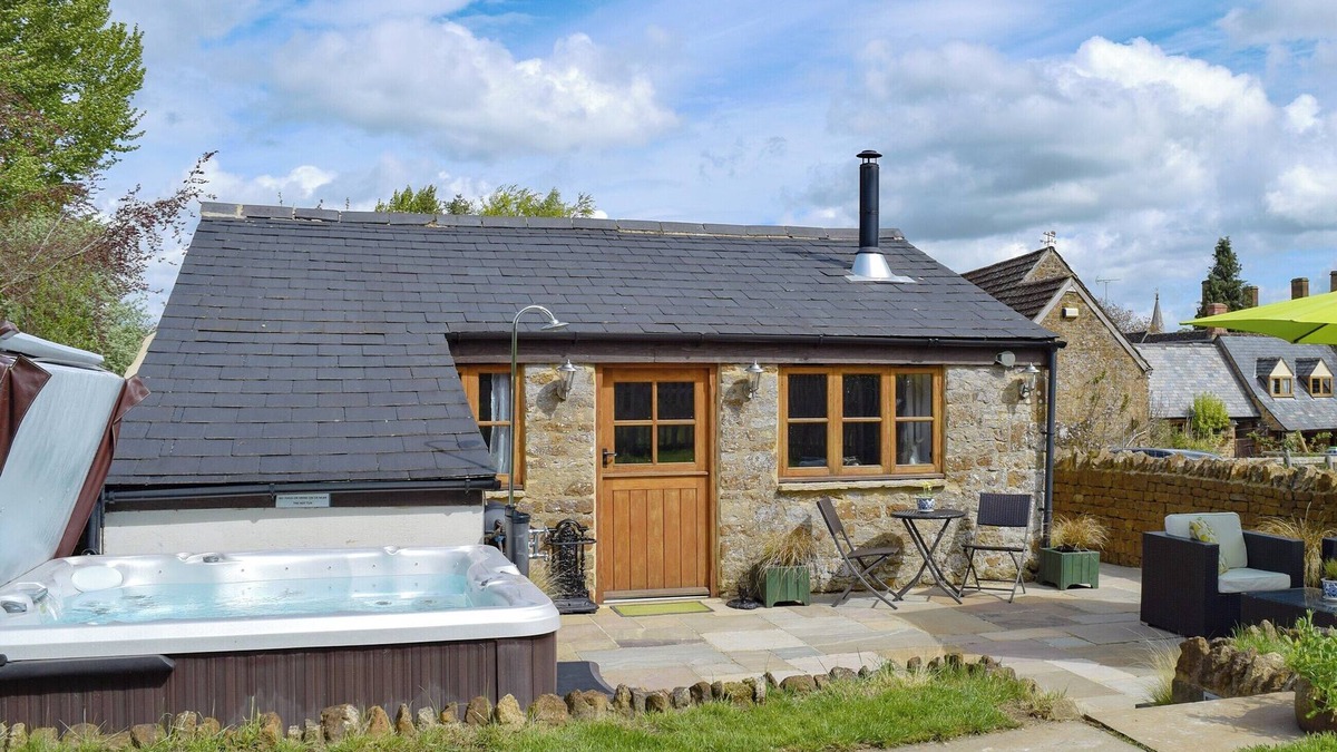 Whichford Cottage | 1 bedroom accommodation in Swerford, near Chipping Norton