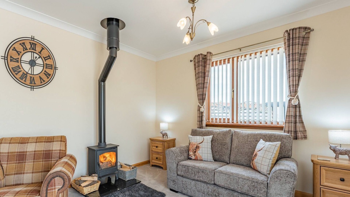 Airdrie Cottage | 1 bedroom accommodation in Plains, near Airdrie